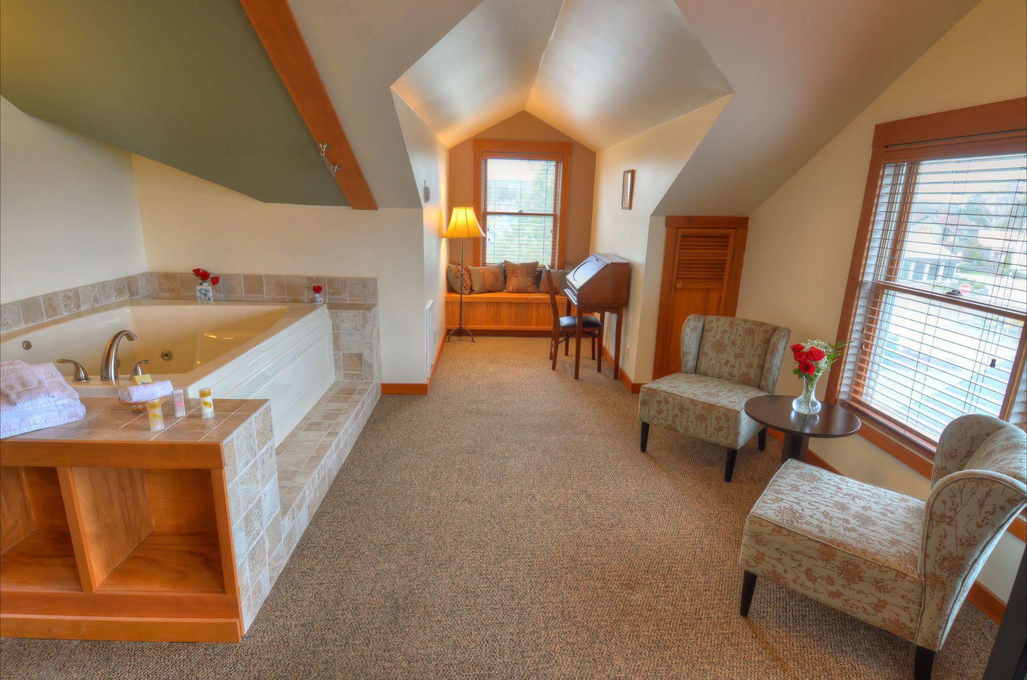 The Heron Inn And Day Spa 拉康纳 外观 照片