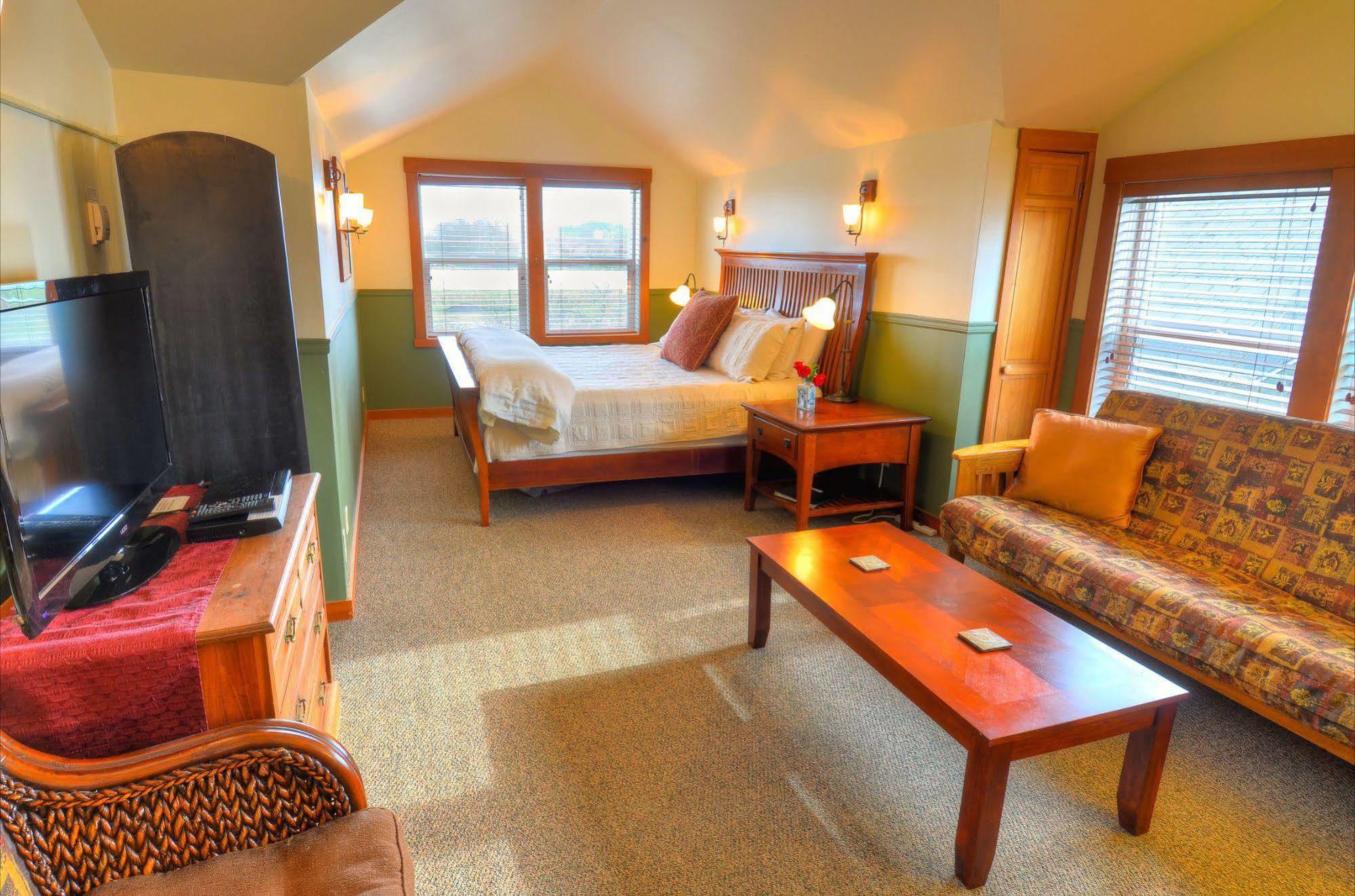 The Heron Inn And Day Spa 拉康纳 外观 照片